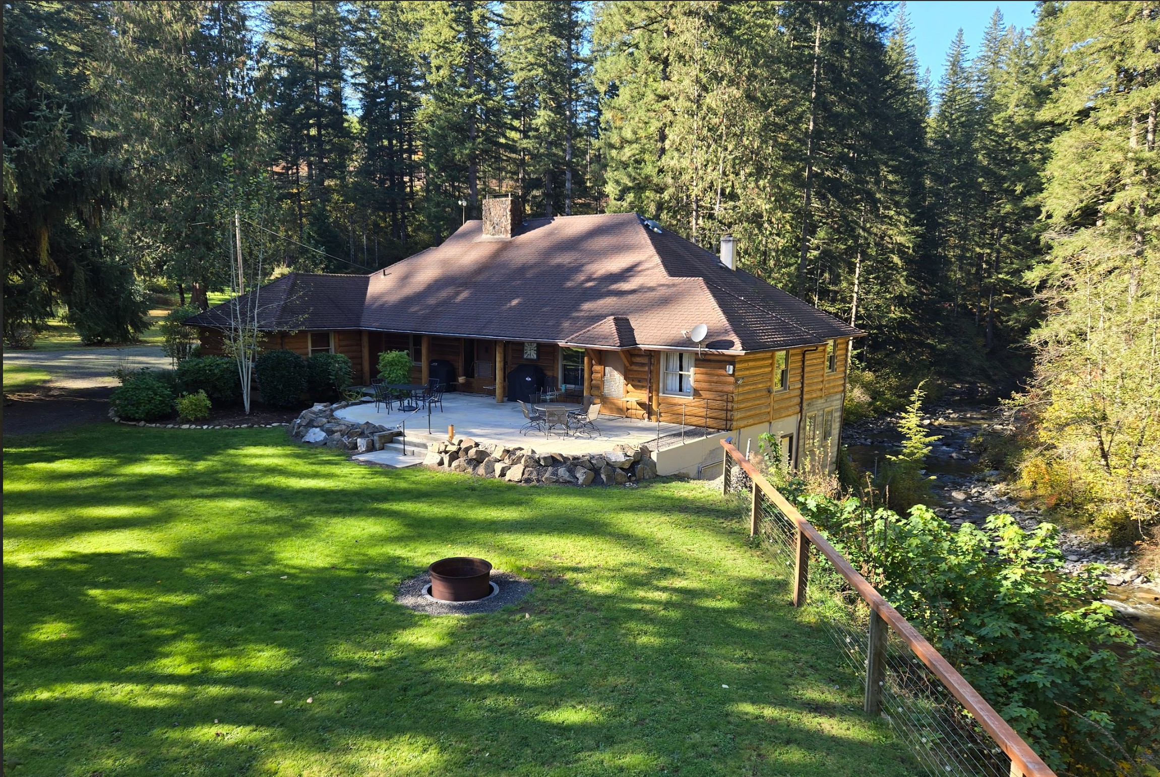 Kanati Falls Ranch lodge exterior